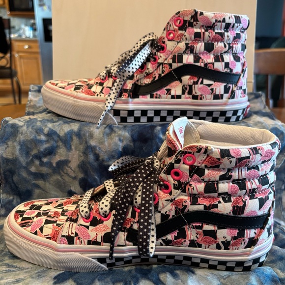Vans skateboard shoes with checkerboard and flamingo 🦩 size men 5.5   women 7 - Picture 2 of 10